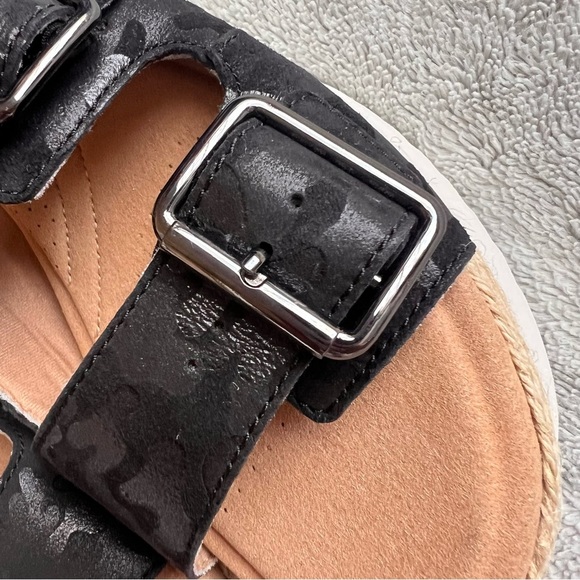 NWT Clarks Lana Beach Flatform Slip-On Platform Sandal Animal Print Black Camo - Picture 7 of 12